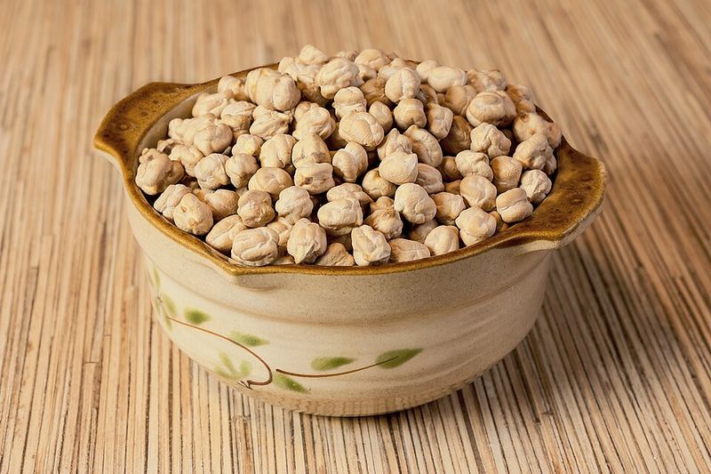 Safaid Chanay (White Chickpeas)